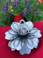 Solar Powered Lotus Flower Light with Crackle Glass Ball - Waterproof Garden Decor🔥